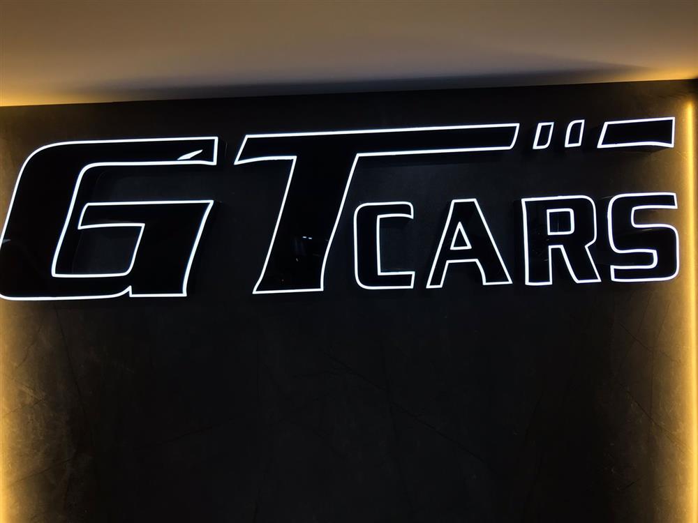 showroom-logo